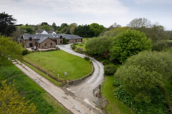 Old Nog Cottage nr Torrington, Devon. Ground-floor living. Pet & child friendly. Indoor heated pool.