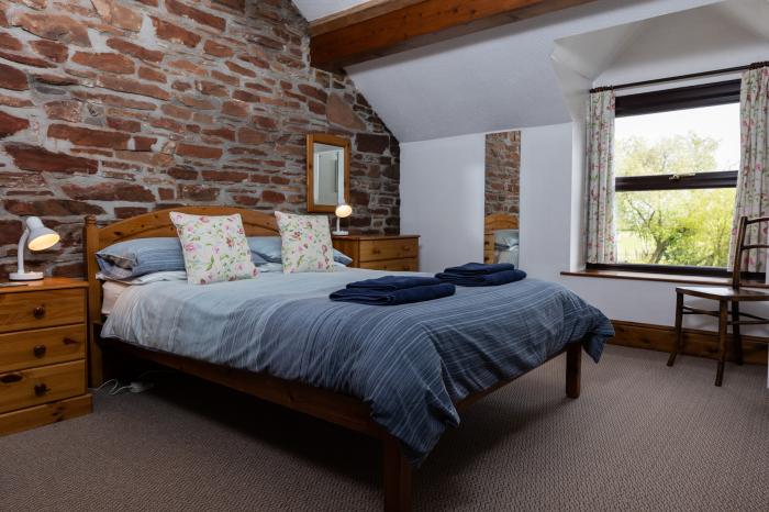 Old Nog Cottage nr Torrington, Devon. Ground-floor living. Pet & child friendly. Indoor heated pool.