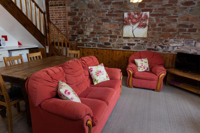 Old Nog Cottage nr Torrington, Devon. Ground-floor living. Pet & child friendly. Indoor heated pool.