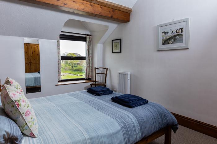 Old Nog Cottage nr Torrington, Devon. Ground-floor living. Pet & child friendly. Indoor heated pool.