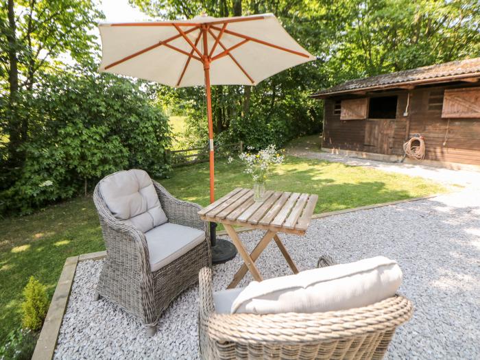 Shepherd's Hut is in Castleton, in Peak District. Pet-free. Woodburning stove. Near a National Park.