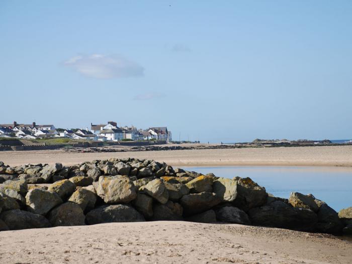 Maelog, 14 Tides Reach, North Wales