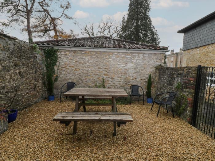 Aldrich Cottage, near Radstock, Somerset. Radstock. Ground floor bedroom, private patio. Oven. WiFi.