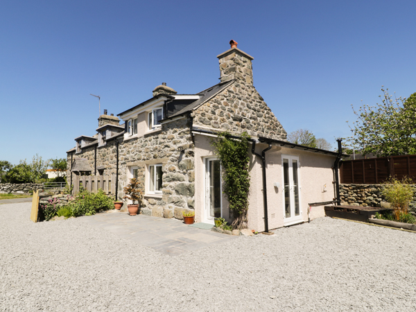 2 BORTHWEN COTTAGES, Wales, North Wales, Snowdonia National Park, Dyffryn Ardudwy