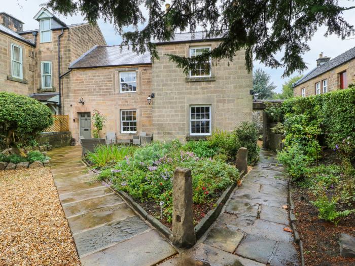 Rose Cottage, Matlock, Derbyshire. Woodburning stove. TV. WiFi. Near to Peak District National Park.