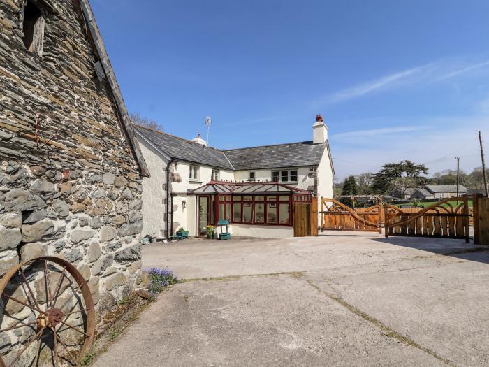 Nant Y Celyn nr Clawdd-Newydd, Denbighshire. Three-bedroom home with enclosed garden and woodburner.