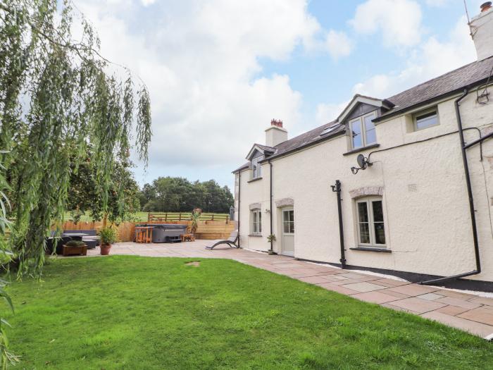 Nant Y Celyn nr Clawdd-Newydd, Denbighshire. Three-bedroom home with enclosed garden and woodburner.