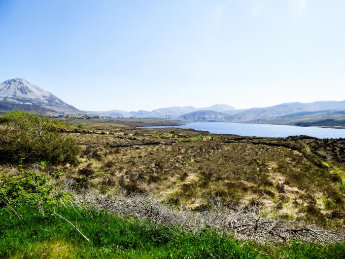 HIDDEN GEM COTTAGE, Ireland, County Donegal, Lettermacaward