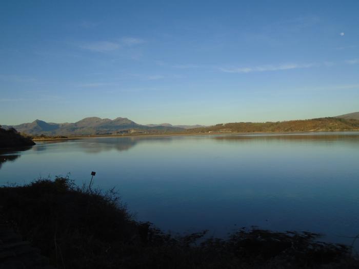 Pump Cottage, 8 Glyn Terrace, Porthmadog