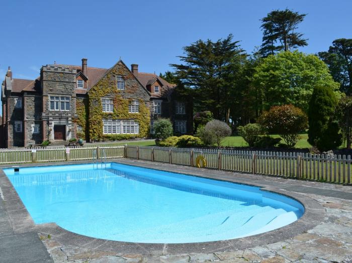 Alston Hall, Battisborough Cross