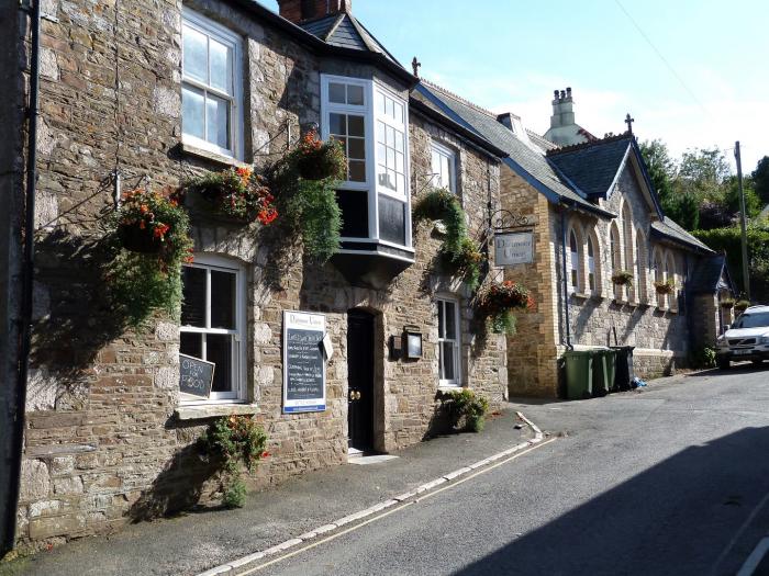 Alston Hall, Battisborough Cross