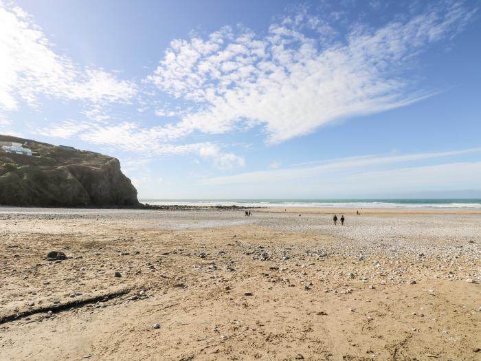 Stones Throw, Porthtowan