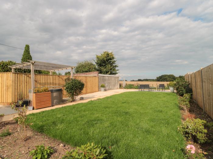 Sunny Croft, a 1930s bungalow in Broadmayne, Dorchester, Dorset. Stunning countryside views. Hot tub