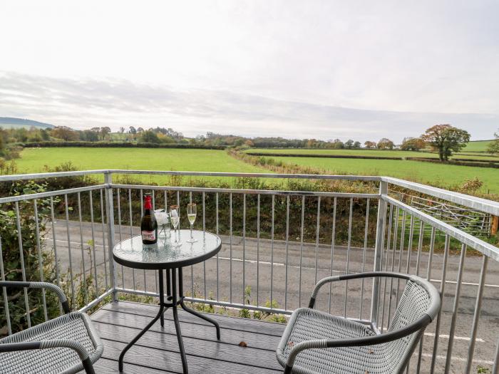 Field View, Llanybydder