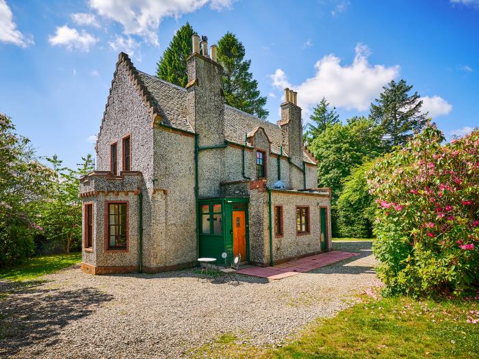 West Lodge, Linrathen