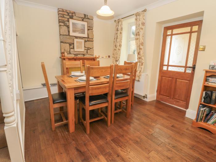 Red Squirrel Cottage, 5 Biddlestone, Rothbury