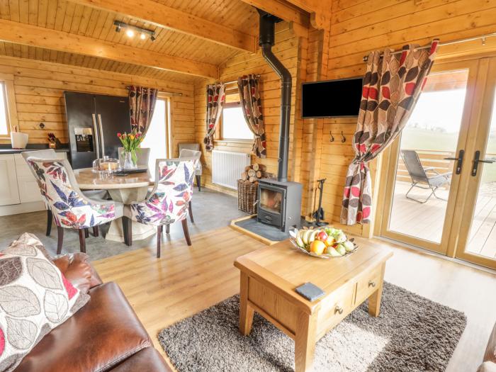 Manor Farm Lodges - Red Kite Lodge, Newtown