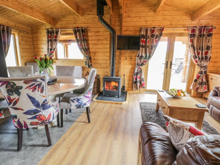 Manor Farm Lodges - Red Kite Lodge, Newtown