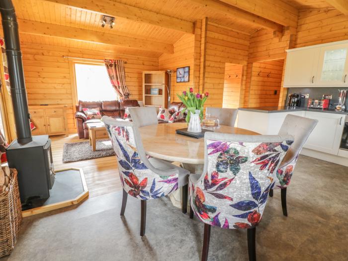 Manor Farm Lodges - Red Kite Lodge, Newtown