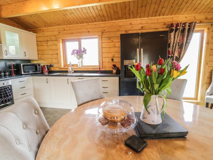 Manor Farm Lodges - Red Kite Lodge, Newtown