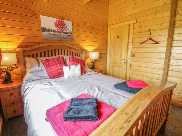 Manor Farm Lodges - Red Kite Lodge, Newtown