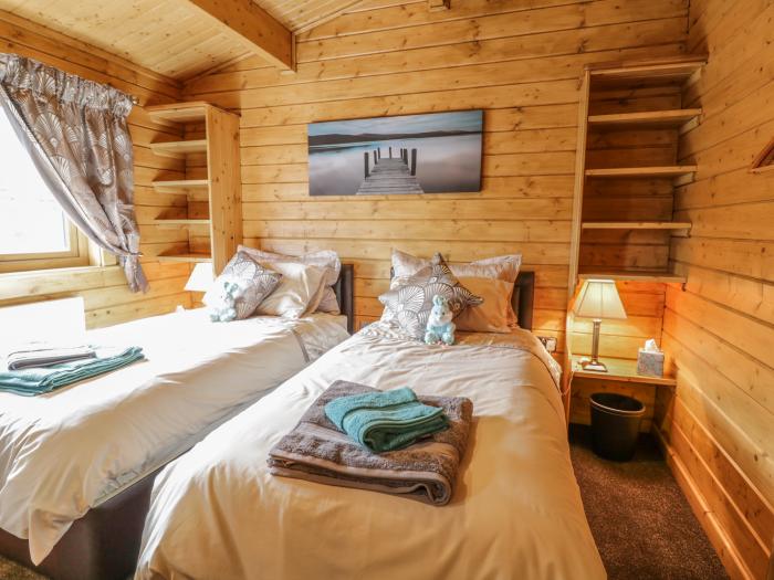 Manor Farm Lodges - Red Kite Lodge, Newtown