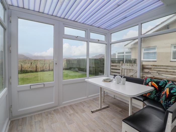 48 Glan Y Mor, Fairbourne