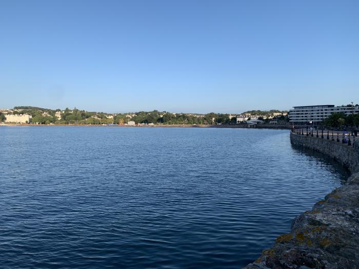 Bay View, Abbey Sands, Torquay, Devon. Beachfront. Sea view. Near National Park. Close to amenities.