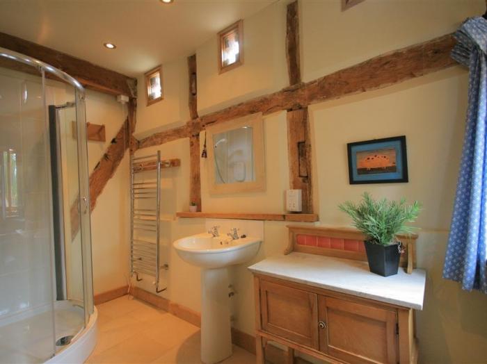 Whites Farm Barn, in Ledbury, Herefordshire. Near AONB. Three-bed barn conversion with garden. Rural