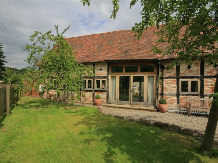 Whites Farm Barn, in Ledbury, Herefordshire. Near AONB. Three-bed barn conversion with garden. Rural