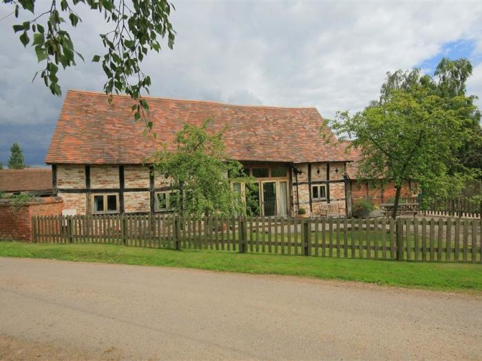 Whites Farm Barn, in Ledbury, Herefordshire. Near AONB. Three-bed barn conversion with garden. Rural