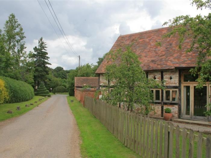 Whites Farm Barn, in Ledbury, Herefordshire. Near AONB. Three-bed barn conversion with garden. Rural