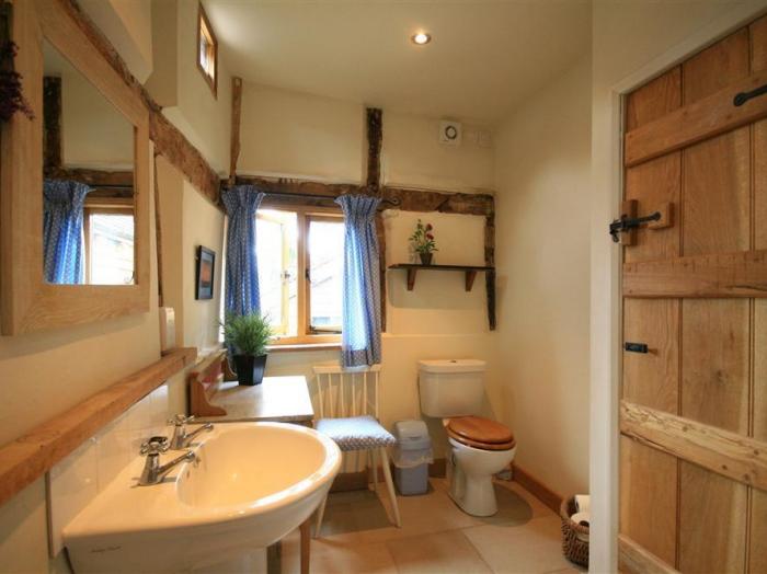 Whites Farm Barn, in Ledbury, Herefordshire. Near AONB. Three-bed barn conversion with garden. Rural