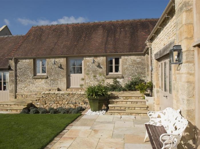 Thorndale Farm Barn (12) Stable Cottage, Cirencester