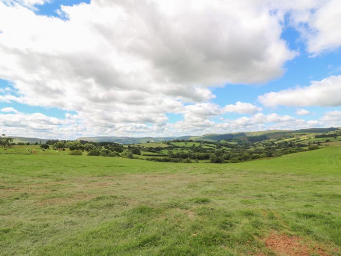 Ivy's Way, Powys