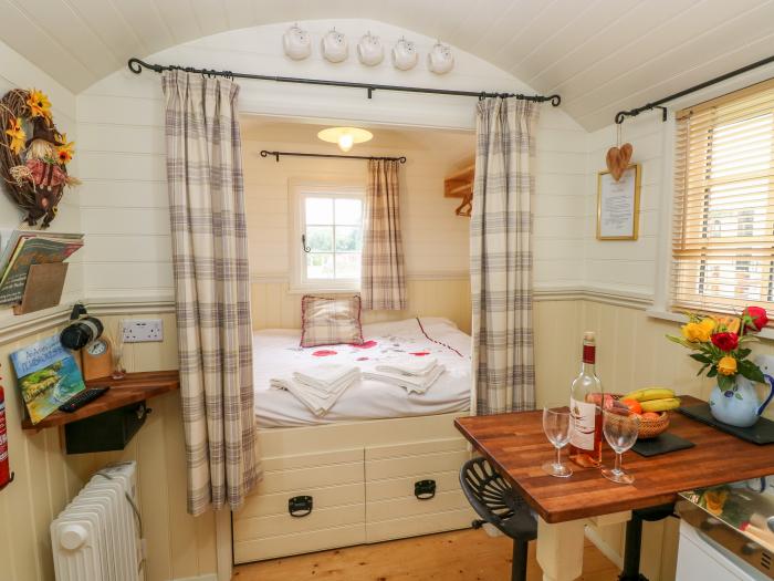 Shepherds Hut - The Crook, Neyland