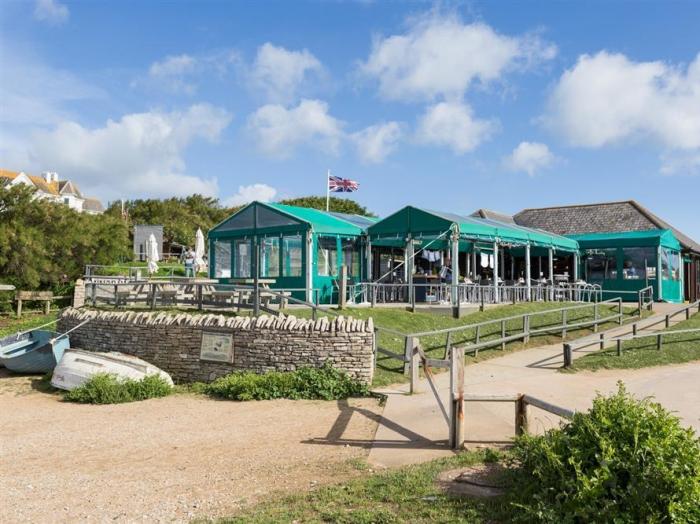 Harbour View Apartment, West bay