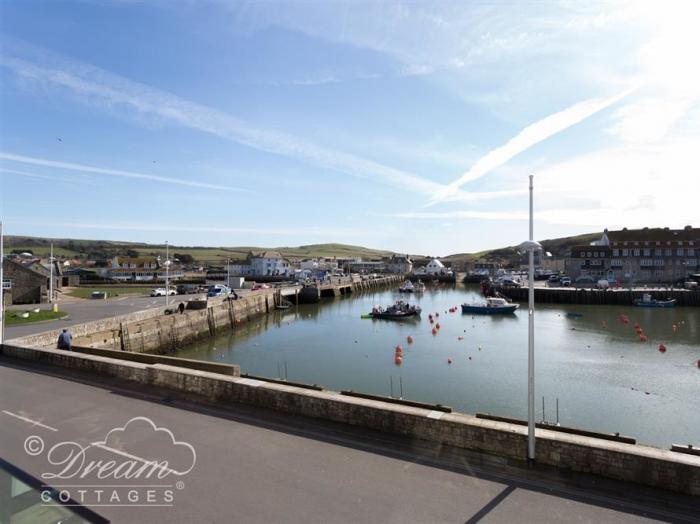 Harbour View Apartment, West bay