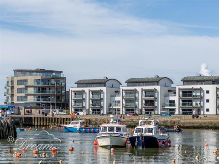 Harbour View Apartment, West bay