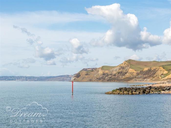 Harbour View Apartment, West bay