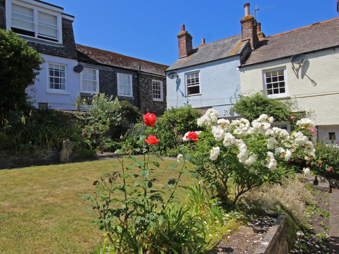 11 Robinsons Row, Salcombe