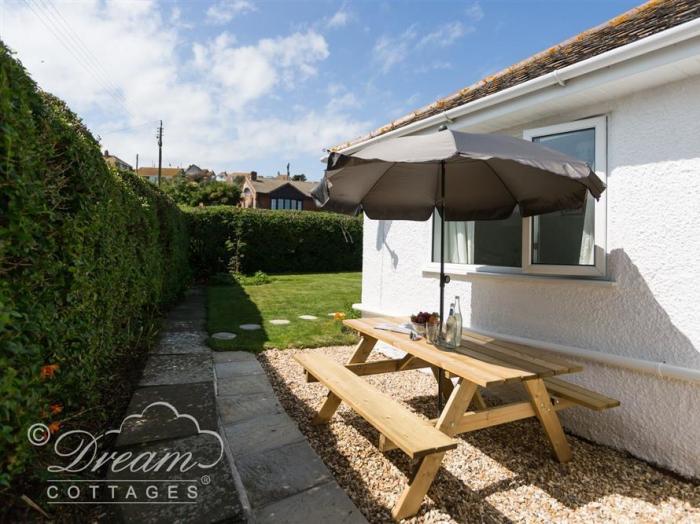 Tern Cottage, West bay