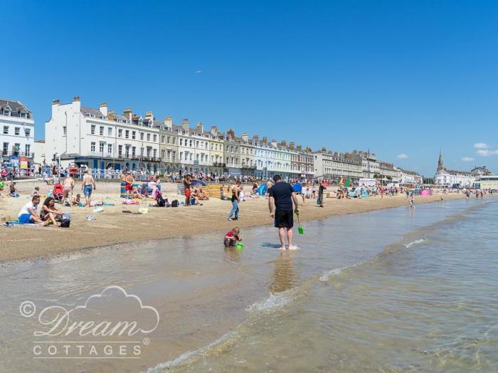 Tides Corner, Dorset