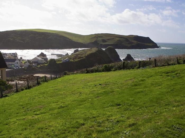 2 Sea Gardens, Devon