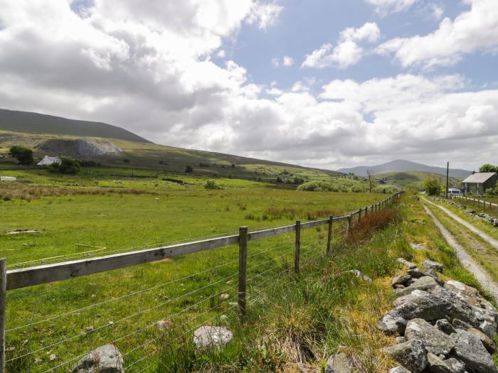 Y Bwthyn, Wales