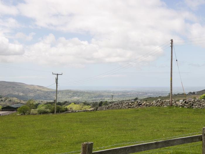 Y Bwthyn, Wales