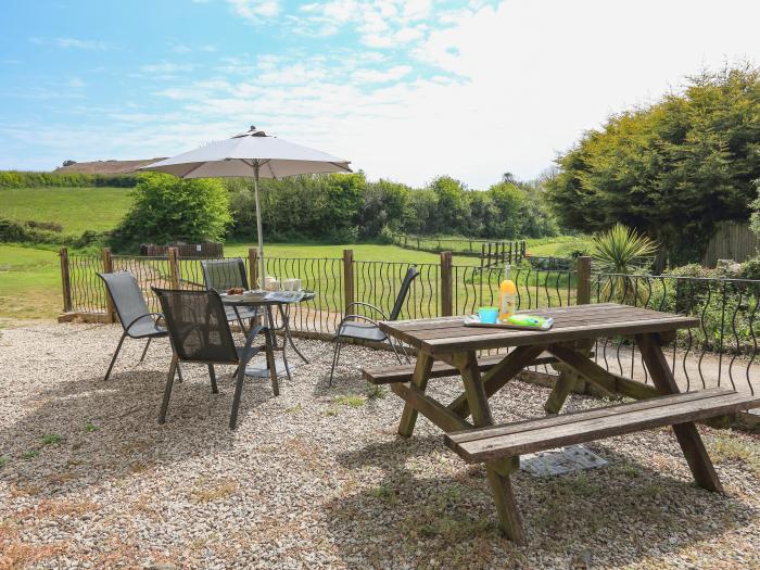 Little Cotton Barn, Dartmouth, Devon, Area Of Outstanding Natural Beauty, barn conversion, features.