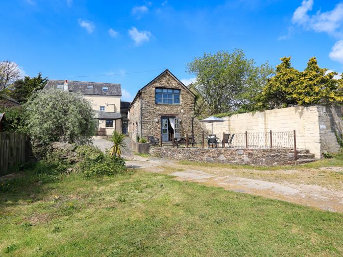 Little Cotton Barn, Dartmouth, Devon, Area Of Outstanding Natural Beauty, barn conversion, features.