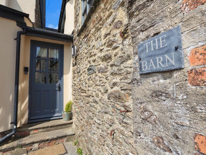 Little Cotton Barn, Dartmouth, Devon, Area Of Outstanding Natural Beauty, barn conversion, features.