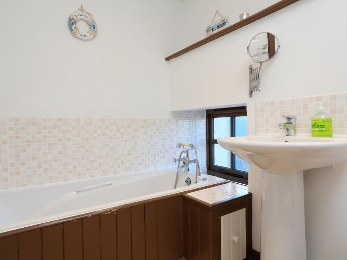 Little Cotton Farmhouse, Dartmouth, Devon, countryside, farmhouse, close to the coast, pet-friendly,